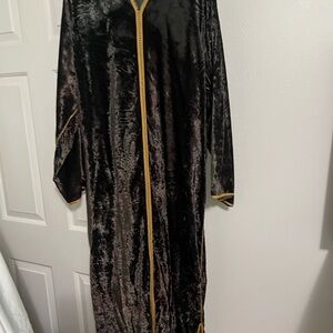 Elegant Black olive green velvet cafton , comfort and easy and elegant 🥰